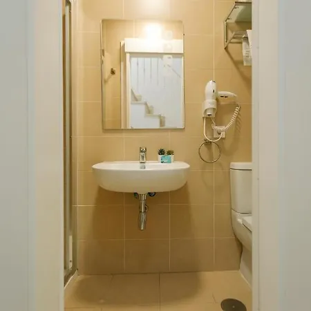 O&l Lumbreras: Bright Duplex With Private Terrace